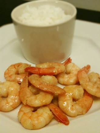 Crevettes sautées à l’ail, gingembre et citrons verts - Feuille de choux