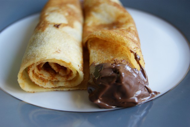 French crepe recipe with homemade chocolate spread - feuille de choux