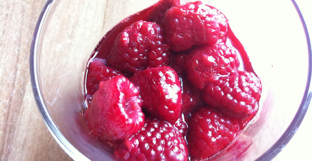 Yaourt glacé framboise - Feuille de choux