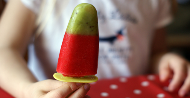 Glace sans sorbetière fraise, orange kiwi - Feuille de choux