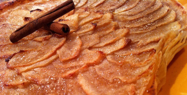 Tarte fine aux pommes et à la cannelle - Feuille de choux