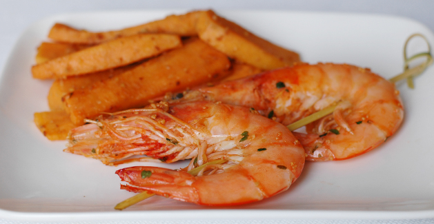 Gambas et frites de patates douces - Feuille de choux