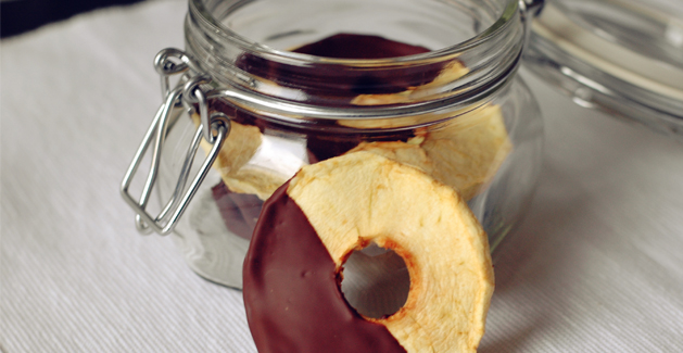 Recette au déshydrateur : Pommes séchées au chocolat - Feuille de choux