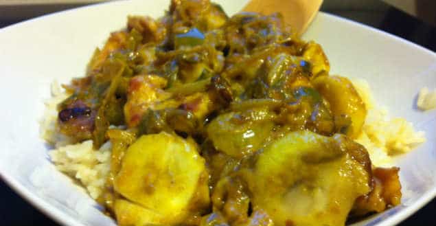 Poulet au curry coco bananes - Feuille de choux