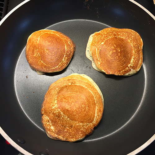 Cuisson des pancakes proteinés : prêts à déguster!