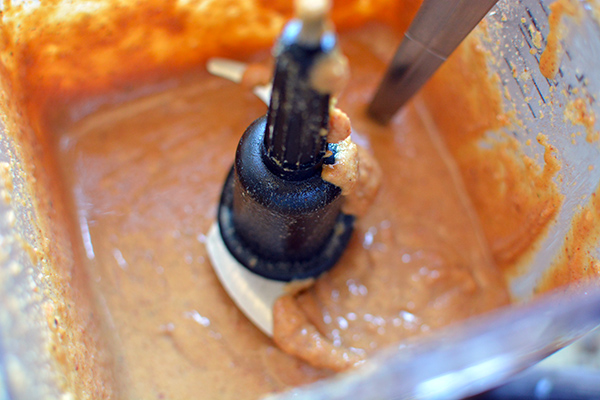 pâte de praliné amandes après être passée au blender